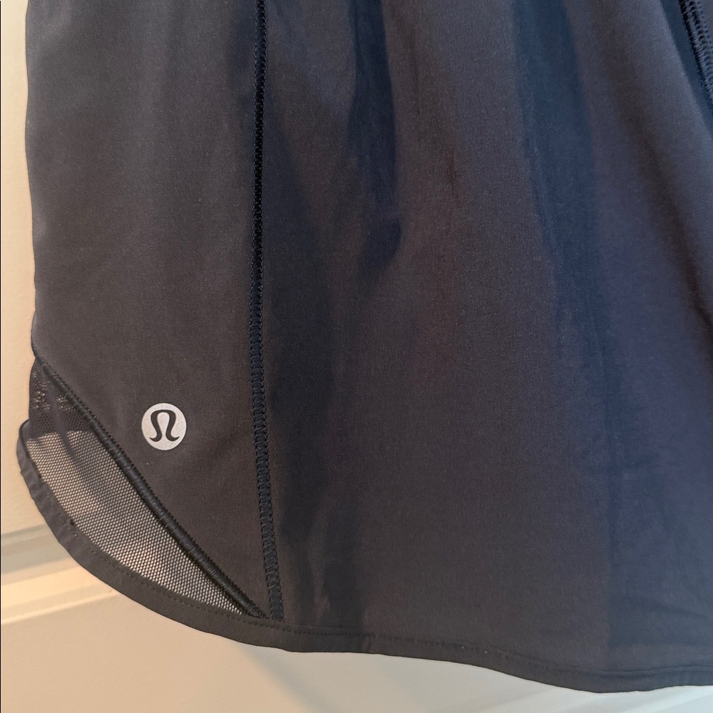 Lululemon Women’s Hotty Hot High-Rise Lined Short 2.5" Inseam Blue size 8 tall - Picture 3 of 5